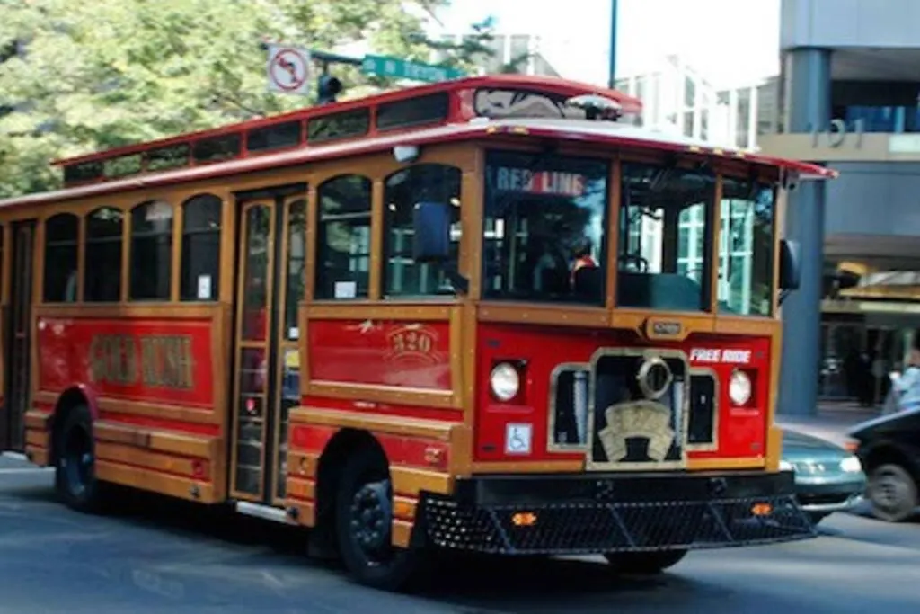 Fun & Eccentric + Uptown + Getaway + King Studio Charlotte 0*,