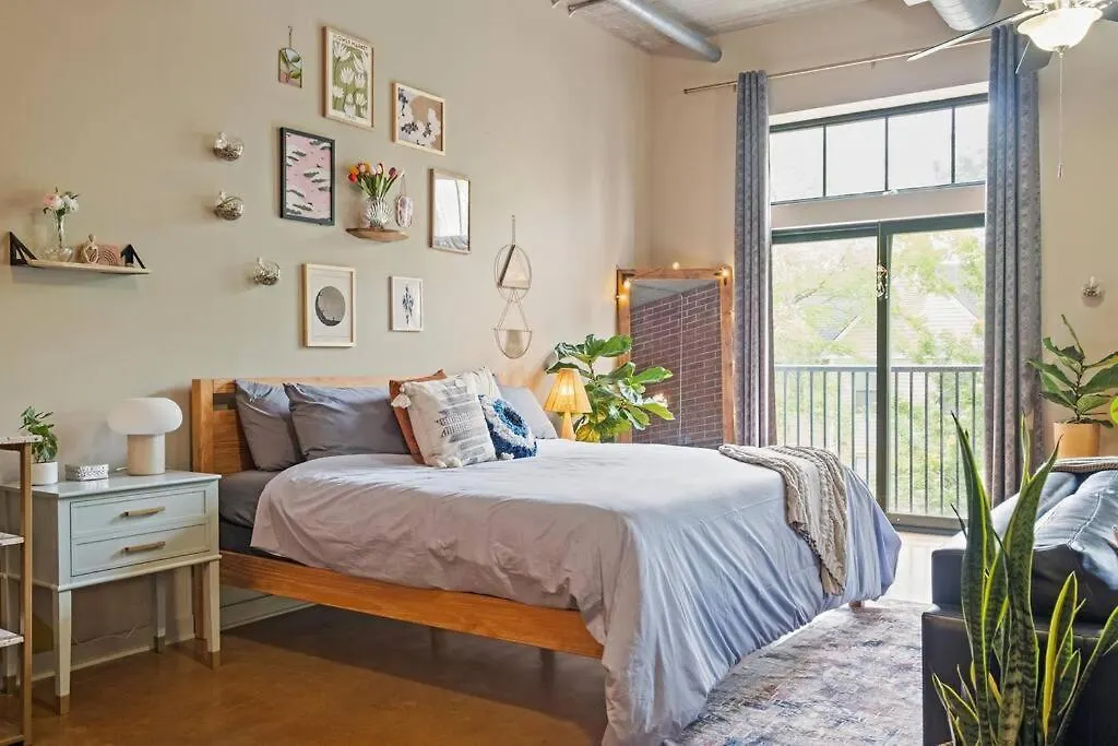 Apartment Fun & Eccentric + Uptown + Getaway + King Studio Charlotte United States